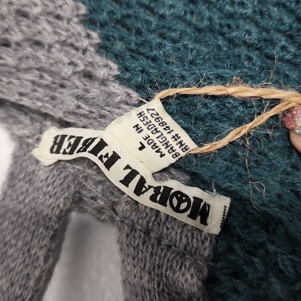 Moral fiber sweater new with tags size large - Picture 3 of 6
